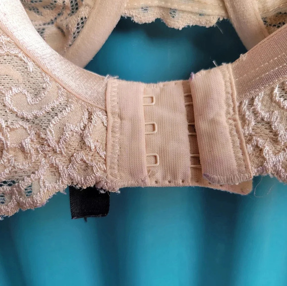 Beige Lace Bra 40DDD underwire Three hooks Smart and Sexy - Picture 4 of 16